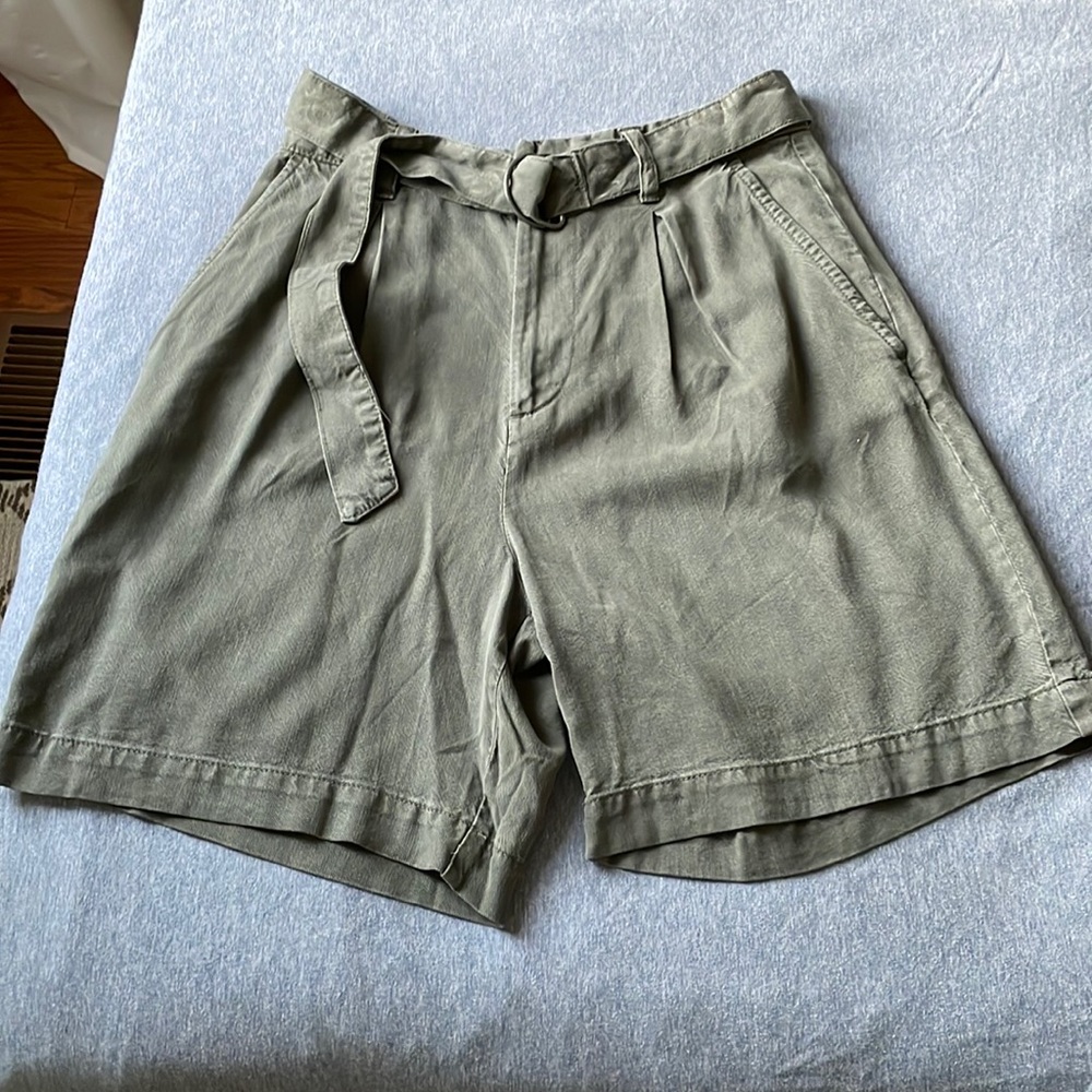 High rise H&M shorts (BNWT)